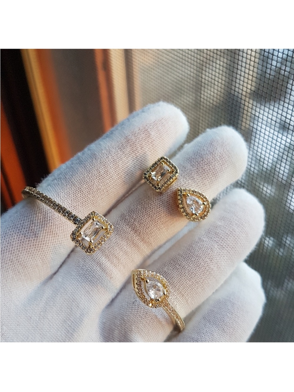 Swarovski Elements Yellow Gold Plated Open Contemporary Ring NEW - Picture 6 of 13